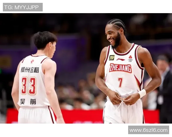 罗伊开拓者与小牛的激烈对决展现篮球魅力与团队精神 罗伊开拓者与小牛的激烈对决展现篮球魅力与团队精神